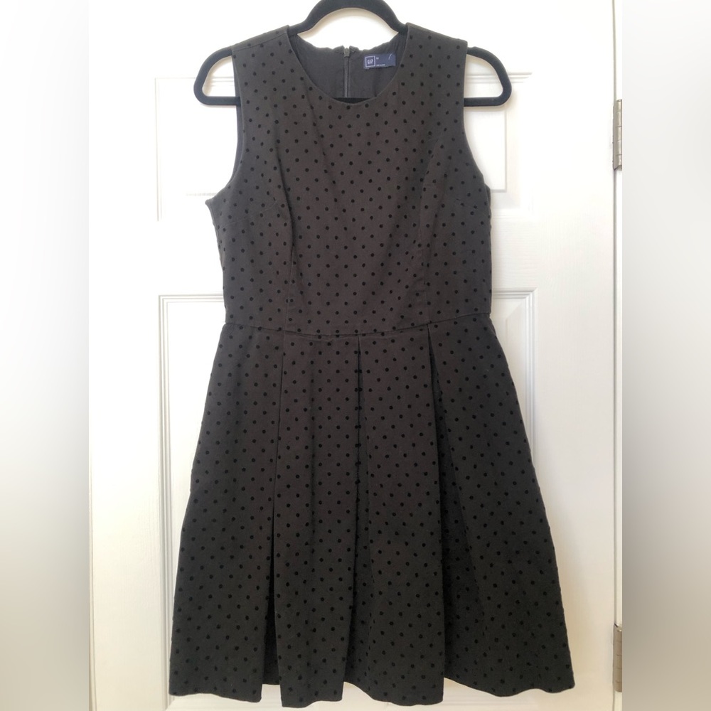 GAP Black Polka Dot Fit & Flare Sleeveless Pleated Cotton Dress - Size 10